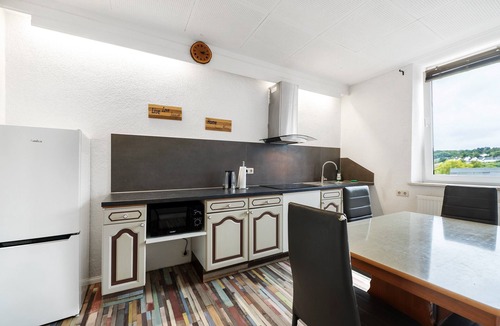 Thaleischweiler-Froschen Apartment | Apartment '9' with Air Conditioning, Private Terrace, Shared Garden and Wi-Fi