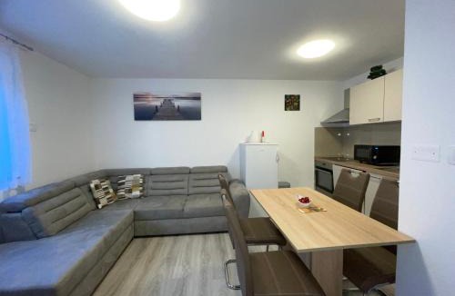 Zaga Apartment | APARTMA DŽANA