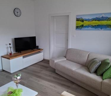 Predjama Apartment | Apartma LONČAR