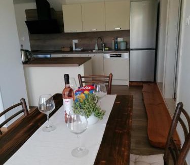 Secovlje Apartment | Apartma Pergola