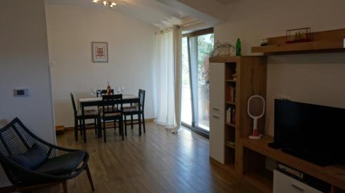 Secovlje Apartment | Apartma Pergola