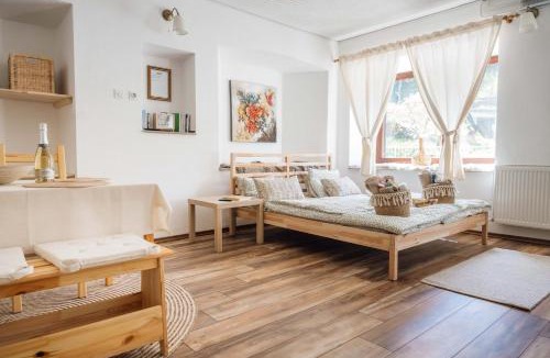 Podbrdo Apartment | Apartma Roner