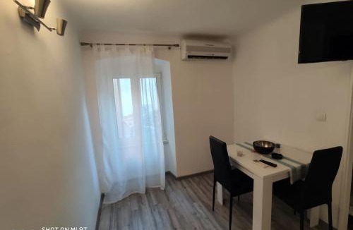 Cres Apartment | Apartman