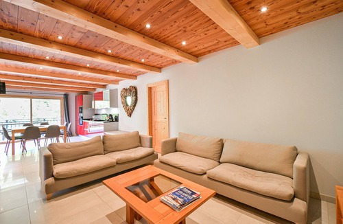 Les Villards-sur-Thones Apartment | Apartment Lisa – Chalet Retreat, Mountain Escape Near the Ski Resorts