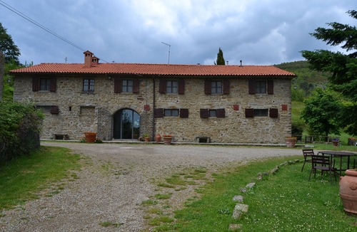Castelfranco di Sopra Apartment | Apartment with views of the surrounding nature