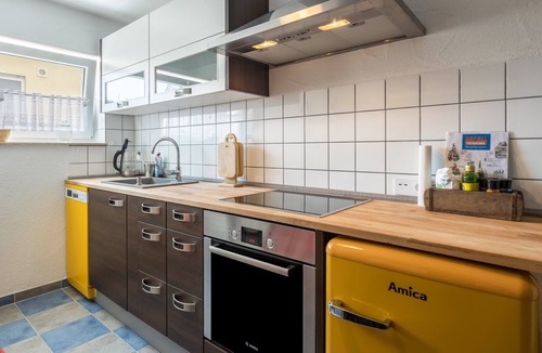 Radolfzell am Bodensee Apartment | Apartment 'Haus Auryn' with Private Terrace, Shared Garden and Wi-Fi