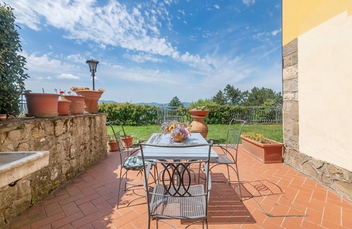 Pian di Sco Apartment | Apartment 'La Loggia' with Shared Pool, Shared Terrace and Wi-Fi