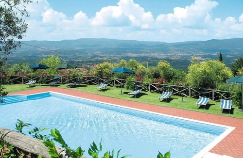 Pian di Sco Apartment | Apartment 'La Tavernetta' with Shared Pool, Private Terrace and Wi-Fi