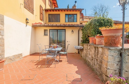 Pian di Sco Apartment | Apartment 'La Tavernetta' with Shared Pool, Private Terrace and Wi-Fi
