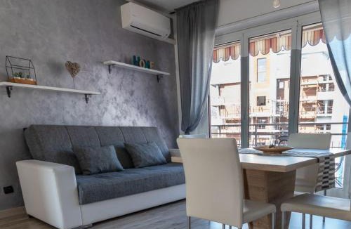 Villaggi Apartment | Apartment Wohnung 'Il Girasole' Seeblick by Interhome