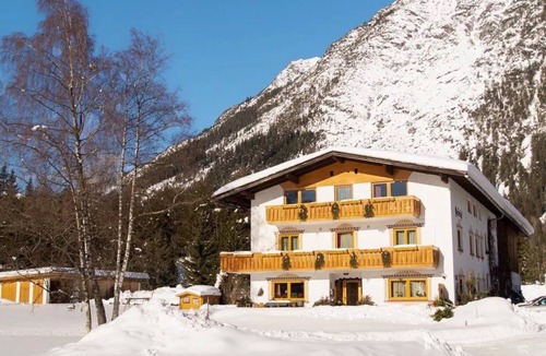 Weidach Apartment | Apartment '1' with Mountain View, Shared Terrace and Wi-Fi
