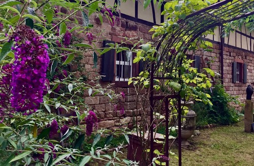 Neuried Apartment | Apartment '1' with Shared Garden