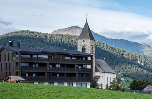 Maranza Apartment | Apartment 101 'Mountain Lodge Margit' with Private Terrace, Shared Garden and Wi-Fi