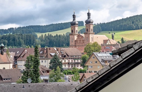 St. Peter im Schwarzwald Apartment | Apartment '2' with Mountain View, Balcony and Wi-Fi