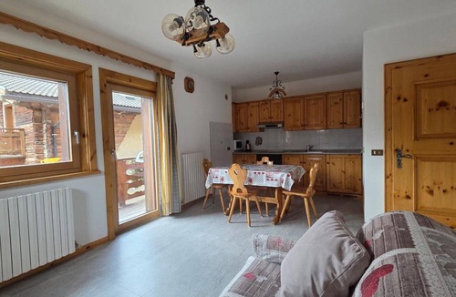 Livigno Cabin | Apartment 2 with Mountain View, Shared Garden and Wi-Fi