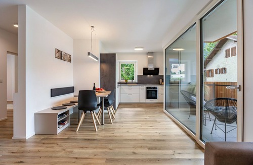 Auer Apartment | Apartment '2' with Mountain View, Wi-Fi and Air Conditioning