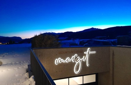 Maranza Apartment | Apartment 201 'Mountain Lodge Margit' with Private Balcony and Shared Garden