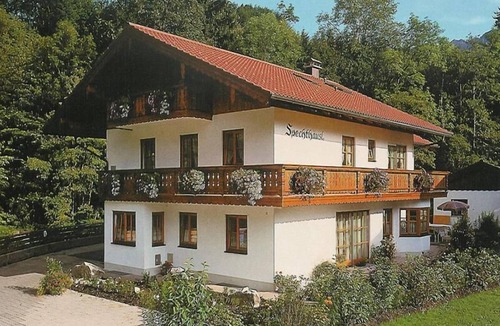 Gmain Apartment | Apartment 3 large, spacious attic apartment for 4 persons, 62 sqm
