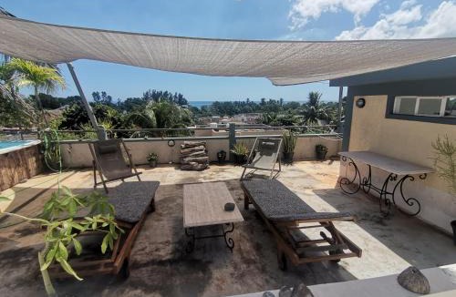 Pointe Aux Sables Apartment | Apartment 3bedrooms 2bathrooms rooftop jacuzzi