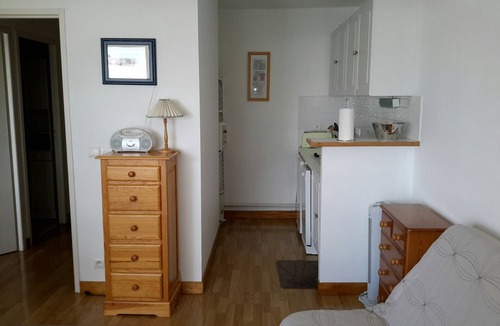 La Rochelle City Centre Apartment | Apartment 41 m2, with GARAGE, view of the port, aquarium area, near train station.