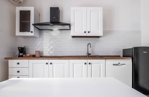 Borgo Carige Apartment | Apartment '5' with Shared Pool, Wi-Fi and Air Conditioning