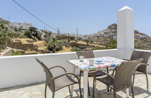 Ios Town Apartment | Apartment '6 Studio' with Sea View, Wi-Fi and Air Conditioning