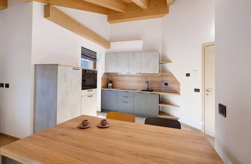 Isolaccia Apartment | Apartment '6' with Mountain View, Shared Garden and Wi-Fi