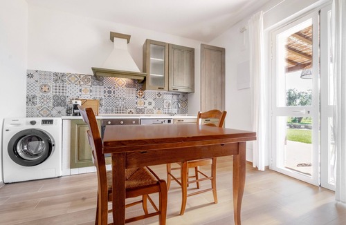 Borgo Carige Apartment | Apartment '6' with Shared Pool, Wi-Fi and Air Conditioning