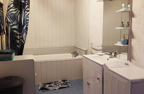 Romans-sur-Isere Apartment | Apartment 63m2 historic center. Quiet location near Isère and town center