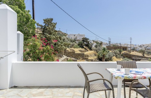 Ios Town Apartment | Apartment '7 Studio' with Sea View, Wi-Fi and Air Conditioning
