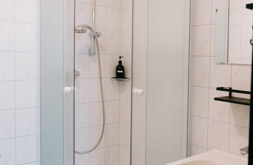 Groedig Apartment | Apartment 9 with balcony and in view of Untersberg
