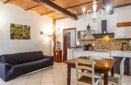 Grosseto Apartment | Apartment 'A' with Shared Garden, Wi-Fi and Air Conditioning