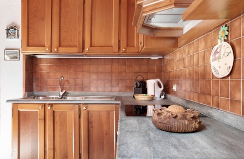 Saint-Pierre Apartment | Apartment 'A1' with Mountain View, Shared Garden and Wi-Fi