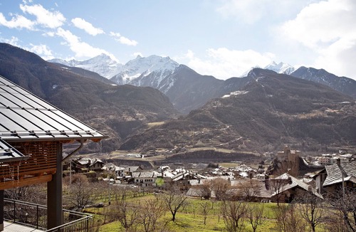 Saint-Pierre Apartment | Apartment 'A1' with Mountain View, Shared Garden and Wi-Fi