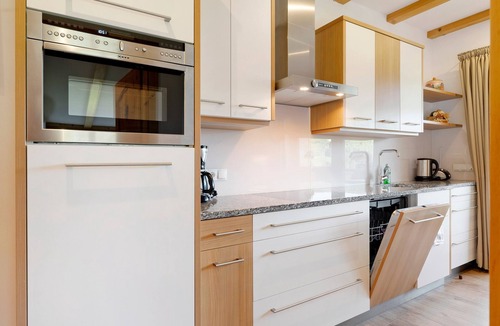 Collalbo Apartment | Apartment 'Abendsonne' with Mountain View, Shared Terrace and Wi-Fi
