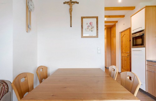 Collalbo Apartment | Apartment 'Abendsonne' with Mountain View, Shared Terrace and Wi-Fi