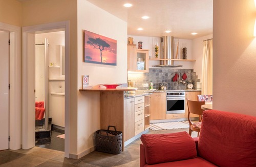 Collalbo Apartment | Apartment Africa in Villa Anina with Pool, Wellness Area
