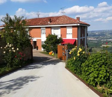 La Morra Apartment | Apartment AL34