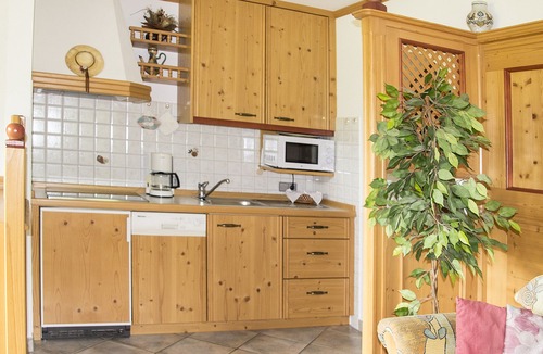 Ruhpolding Apartment | Apartment Alexander 55sqm, balcony, kitchenette, 1 bedroom, living room