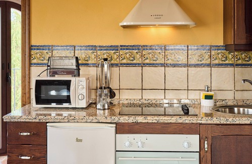 Valsequillo Apartment | Apartment 'Alheli' with Balcony, Wi-Fi and Air Conditioning