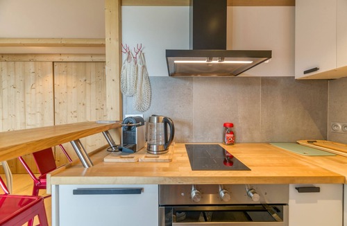 Eclose-Ouest Apartment | Apartment 'Alpe D'huez' with Mountain View and Balcony