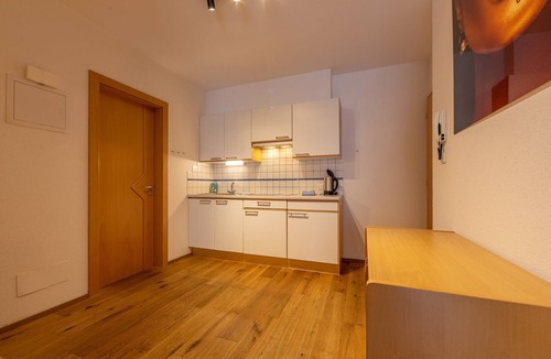 San Candido Apartment | Apartment 'Alpengruss Natura' with Mountain View, Shared Garden and Wi-Fi