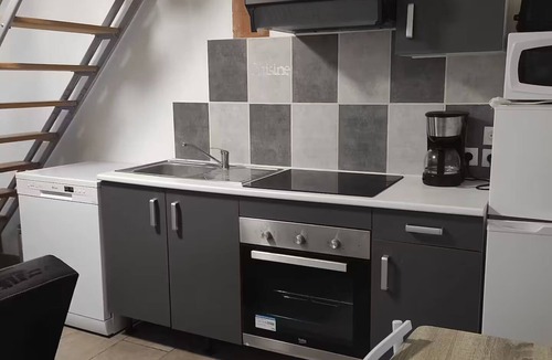 Langon Apartment | Apartment Alpha downtown, 1 to 4 people