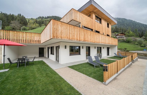 San Pancrazio Apartment | Apartment 'ALPREID Moderne Tanne' with Mountain View, Garden & Wi-Fi