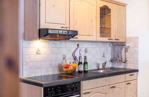 Untergrainau Apartment | Apartment "Alpspitze" with Mountain View, Balcony & Wi-Fi
