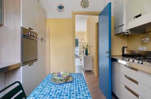 San Terenzo Apartment | Apartment 'Alveare sul Blue' in Lerici, Perfect for 3 Guests