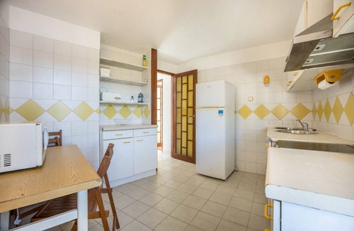 Odeceixe Apartment | Apartment 'Amarelo' with Private Terrace, Balcony and Wi-Fi