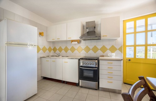 Odeceixe Apartment | Apartment 'Amarelo' with Private Terrace, Balcony and Wi-Fi
