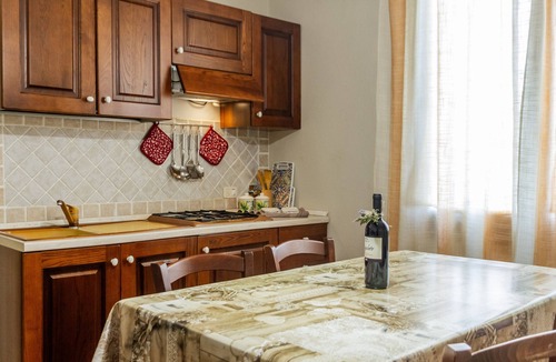 Principina a Mare Apartment | Apartment 'Amelia' with Shared Pool, Wi-Fi and Air Conditioning