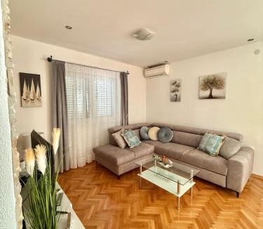 Kamen Apartment | Apartment Ana